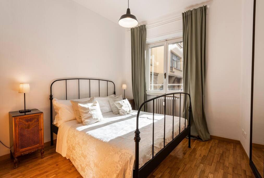 Wonderful Ponte Vecchio At A Breath. Apartamento
